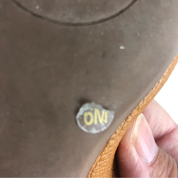 Tory Burch Amanda Tan Peep Toe Gold Logo Low Wedge Heels Size 6M - Picture 5 of 9